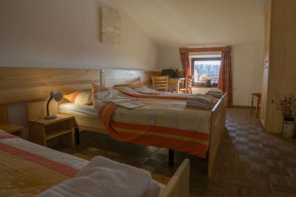Apartmaji In Sobe Marija Jera Štanjel Zimmer foto